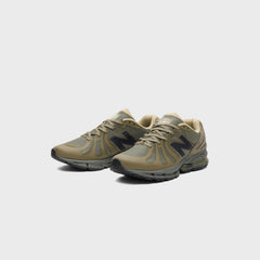 New Balance x Stone Island ABZORB 1890 - Deep Forest / Olive Green