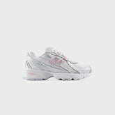 New Balance GS 740 Bungee Lace - Silver Metallic / Signal Pink