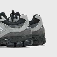 New Balance 2002R - Black / Silver Metallic