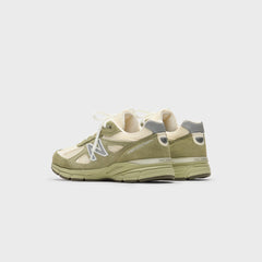 New Balance Made in USA 990v4 - Olive Leaf / Permafrost / Light Olive