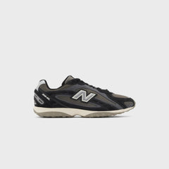 New Balance 204L - Black / Magnet