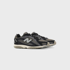 New Balance 204L - Black / Magnet