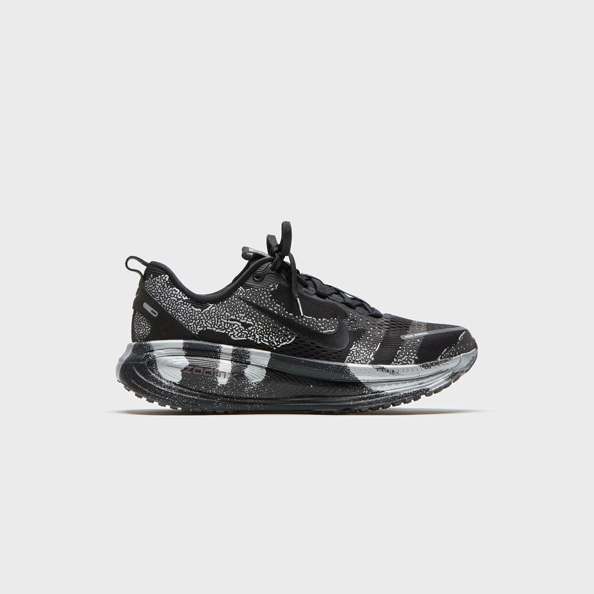 Nike Vomero 18 - Iron Grey / Light Smoke Grey / Black